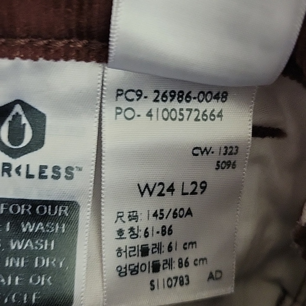 Levi's High Waist Mom Corduroy Pants Women's Sz 24 X 29. NWOT burgundy - Picture 5 of 6